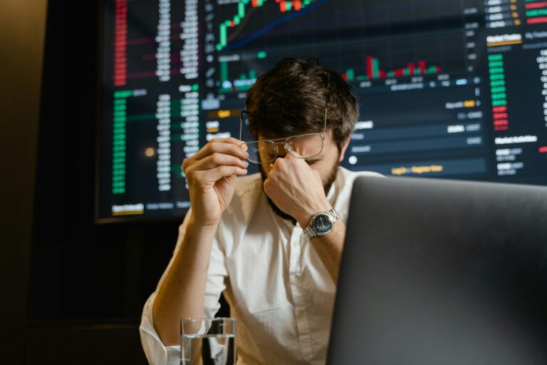 Market's Quiet Bitcoin Week: Strategic Accumulation Thrives for Wealth Builders