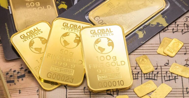 Gold Value Dips: Investor Concern Amidst Market Shifts Gold Value Dips: Investor Concern Amidst Market Shifts