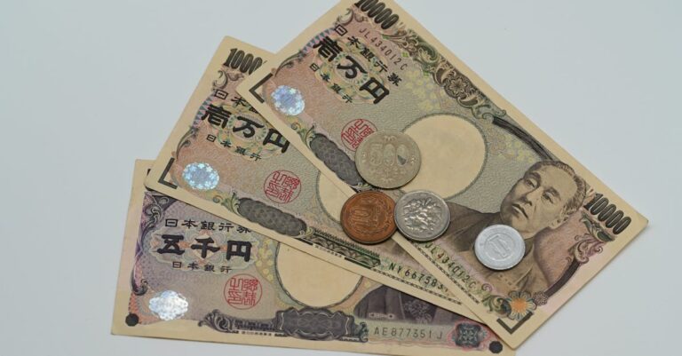 Navigating Japanese Yen Swings: Profit from USD/JPY Steadiness