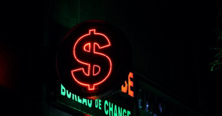 Dollar’s Rise: Navigating Inflation Worries and Investment Shifts Confidently Dollar's Rise: Navigating Inflation Worries and Investment Shifts Confidently
