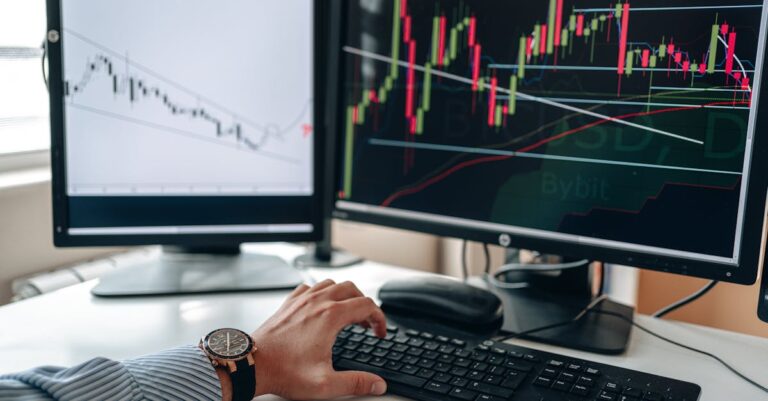 Navigating Market Peaks: Investing Wisdom Amidst Record Stock Gains Navigating Market Peaks: Investing Wisdom Amidst Record Stock Gains