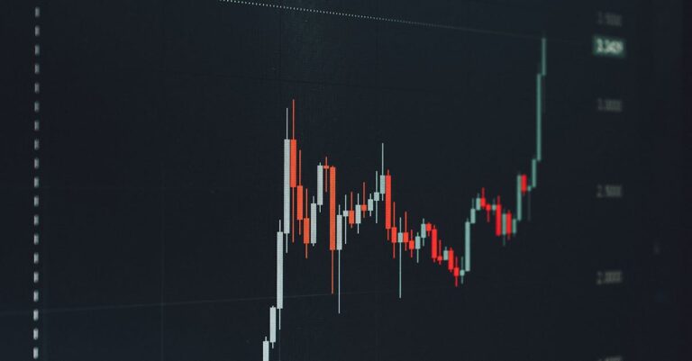 XRP Holders Eye 900% Gain: Chart Signals Major Reversal Ahead XRP Holders Eye 900% Gain: Chart Signals Major Reversal Ahead