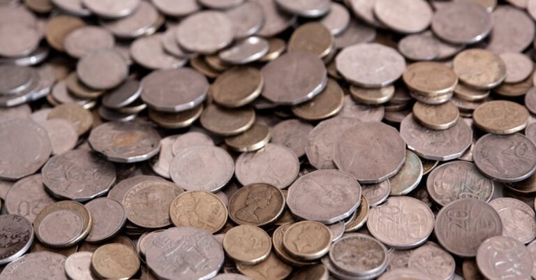 Australian Dollar Dip Sparks Investor Concern: Navigating Currency Swings